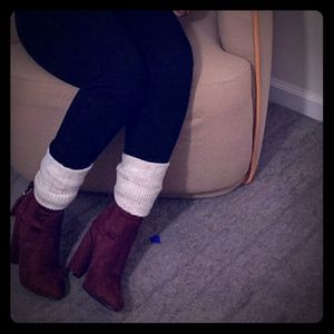 Hot Kiss Jaclyn Burgandy Suede Ankle booties